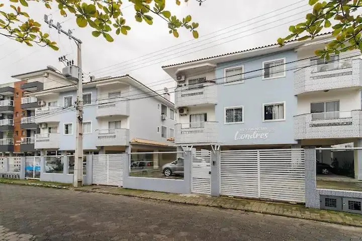 Apartment Self Check-In Wi-Fi , 2 Garagens, Home-Officce, Ar Quente E Frio Florianopolis